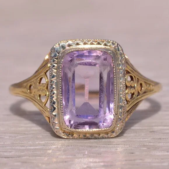 Amethyst Ring in Yellow Gold
